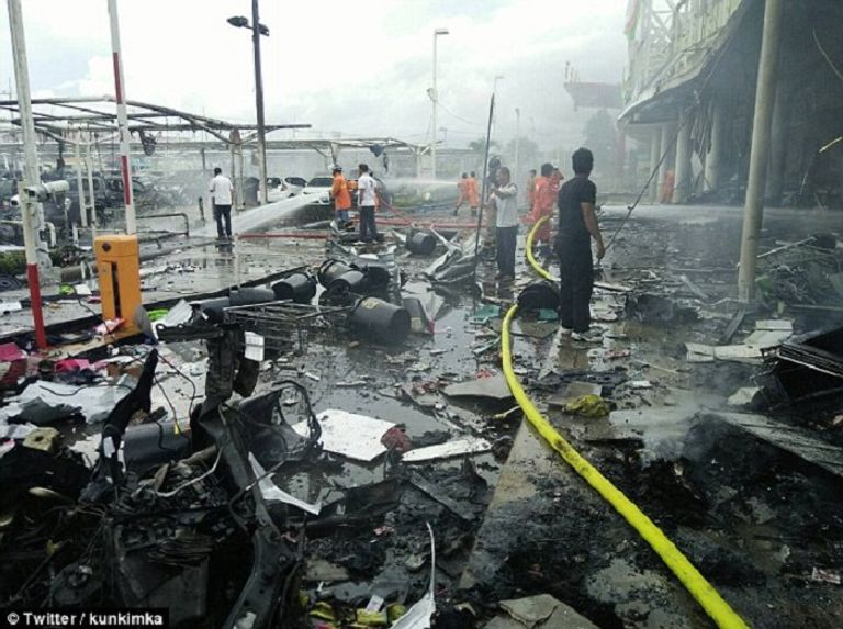 جانب من موقع الانفجار