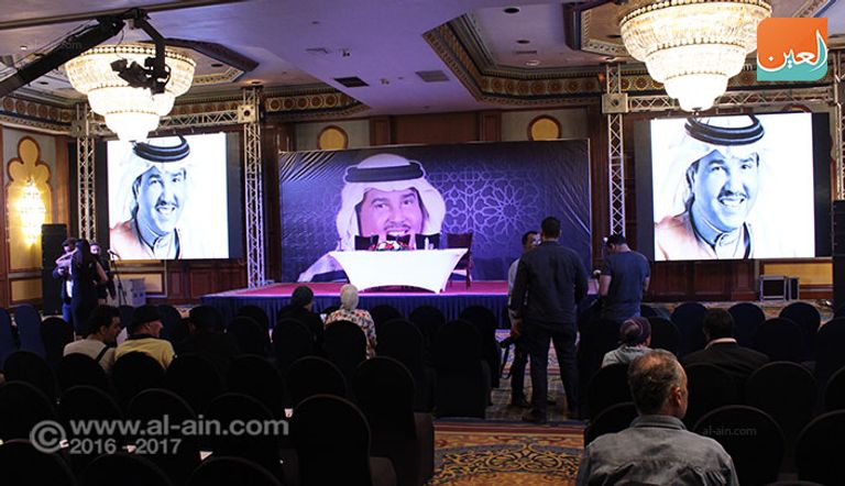 الفنان محمد عبده خلال المؤتمر الصحفي