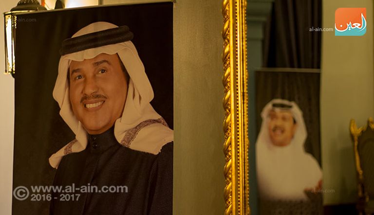 الفنان محمد عبده خلال المؤتمر الصحفي