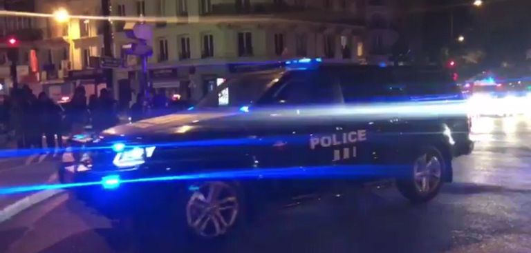 10 سيارات شرطة انتشرت في وسط باريس