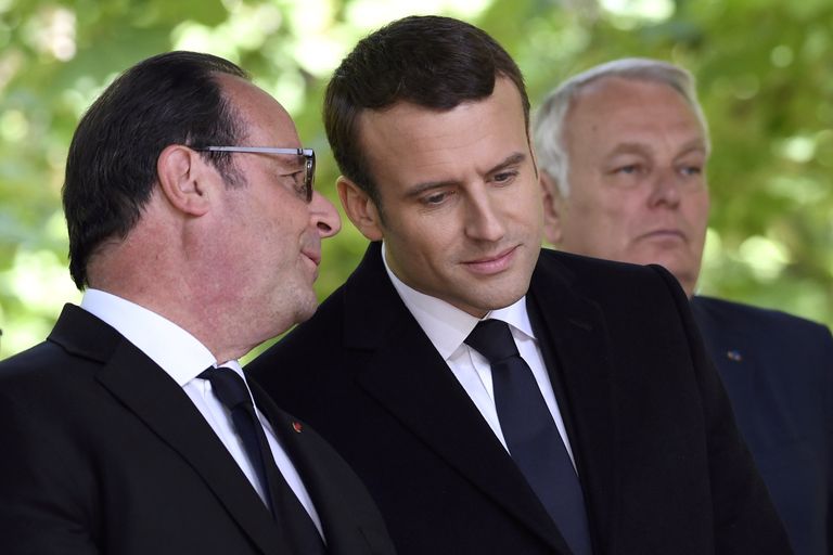 هولاند وماكرون خلال الاحتفال