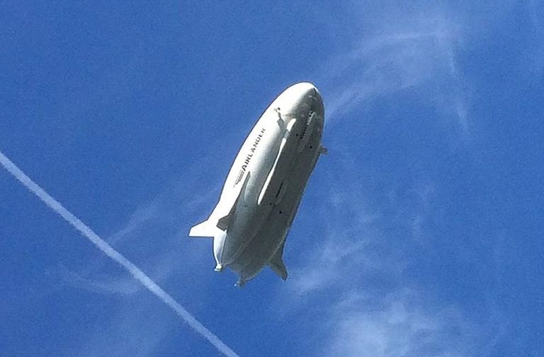 أكبر طائرة في العالم تكمل رحلتها بنجاح