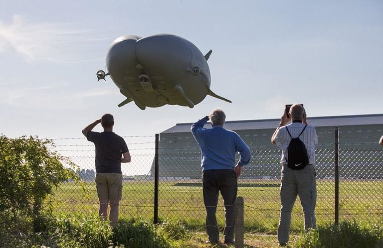 أكبر طائرة في العالم تكمل رحلتها بنجاح