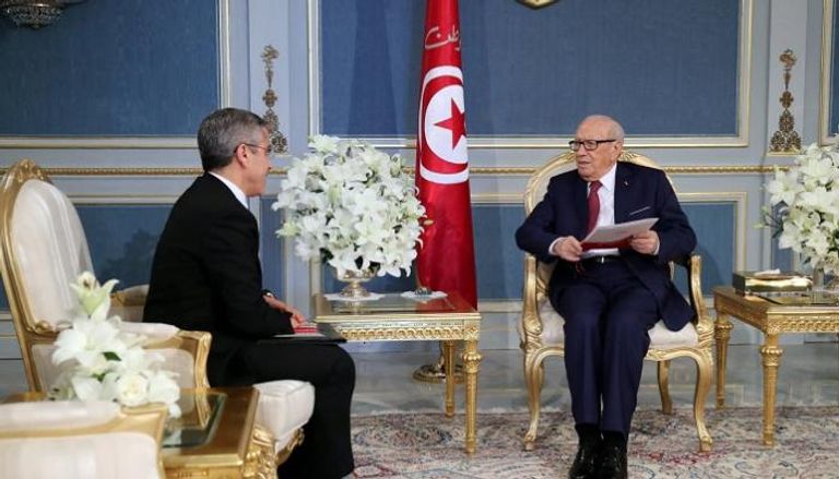 شفيق صرصار  في اجتماع مع الرئيس التونسي الباجي قائد السبسي
