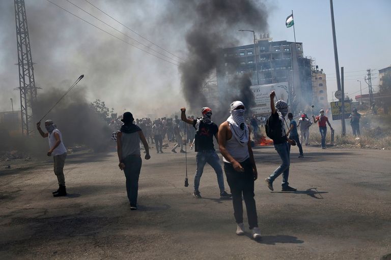 مواجهات بين الفلسطينيين وقوات الاحتلال - صورة أرشيفية