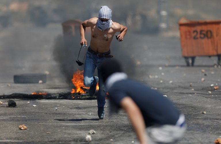 مواجهات بين الفلسطينيين وقوات الاحتلال - صورة أرشيفية