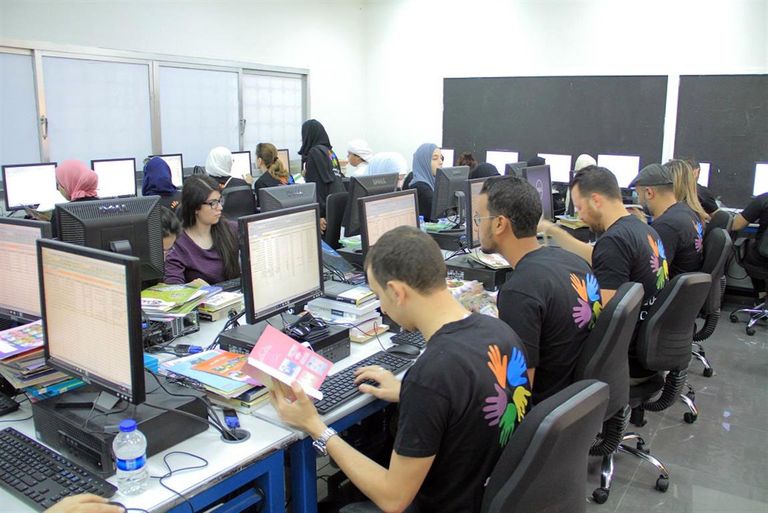 متطوعون من أجل أطفال سوريا 