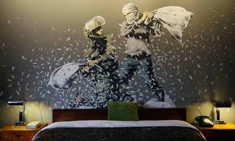 جدارية بانكسي المثيرة للجدل