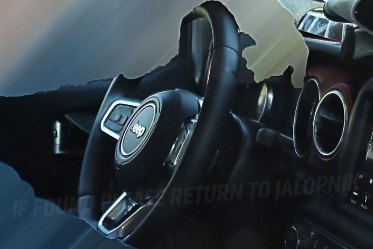 المقصورة الداخلية لجيب رانجلر 2018 الجديدة