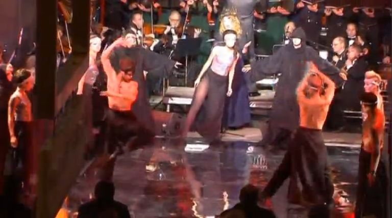 مترو موسكو يقدم عرضا موسيقيا