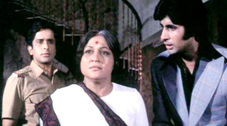 تعرف على 10 نماذج للأم في بوليوود