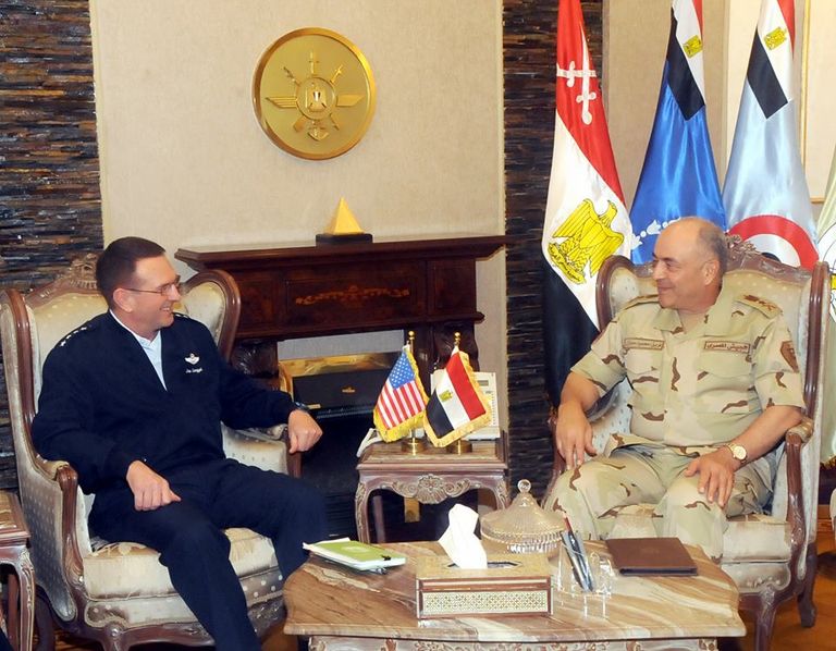 وزير الدفاع المصري وقائد الحرس الوطني الأمريكي