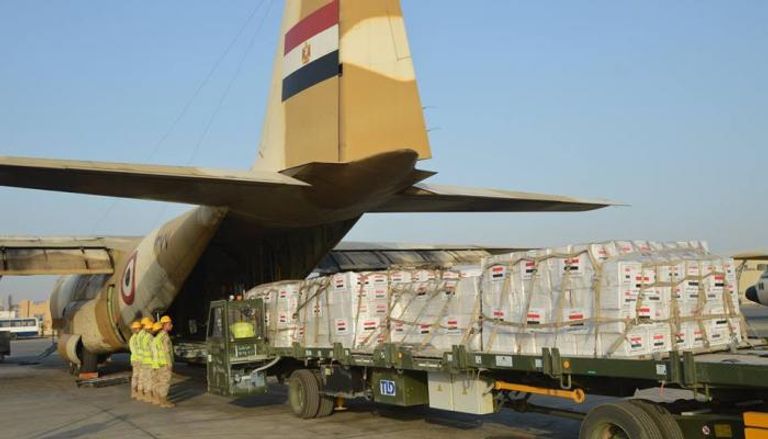 طائرة مساعدات مصرية لإنقاذ الصوماليين من موجة جفاف