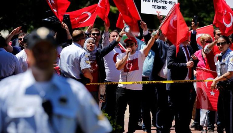 جانب من الاحتجاجات ضد زيارة أردوغان لواشنطن
