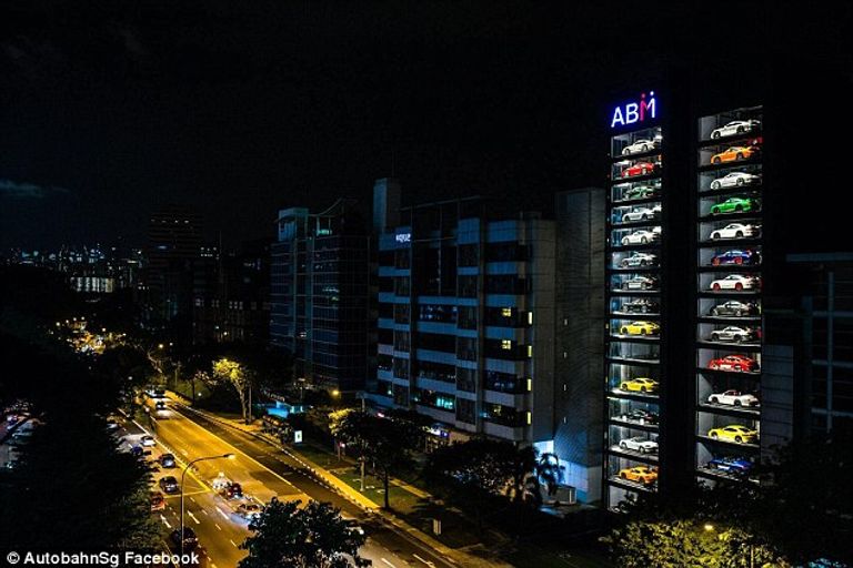 برج السيارات بسنغافورة