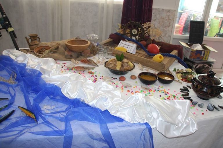 "عيد السمك" يشعل المنافسة بين الطباخين بالجزائر