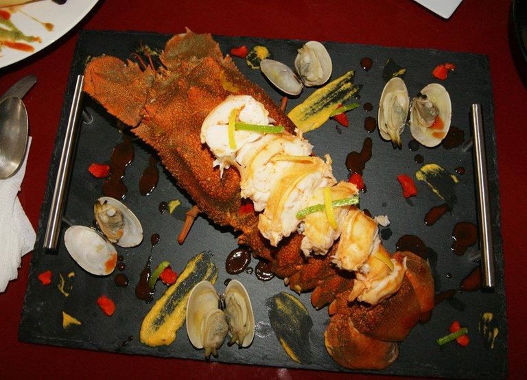 "عيد السمك" يشعل المنافسة بين الطباخين بالجزائر