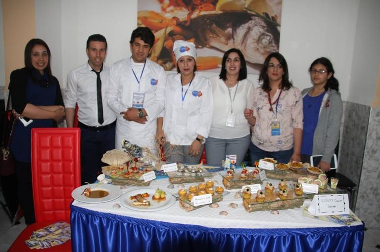 "عيد السمك" يشعل المنافسة بين الطباخين بالجزائر