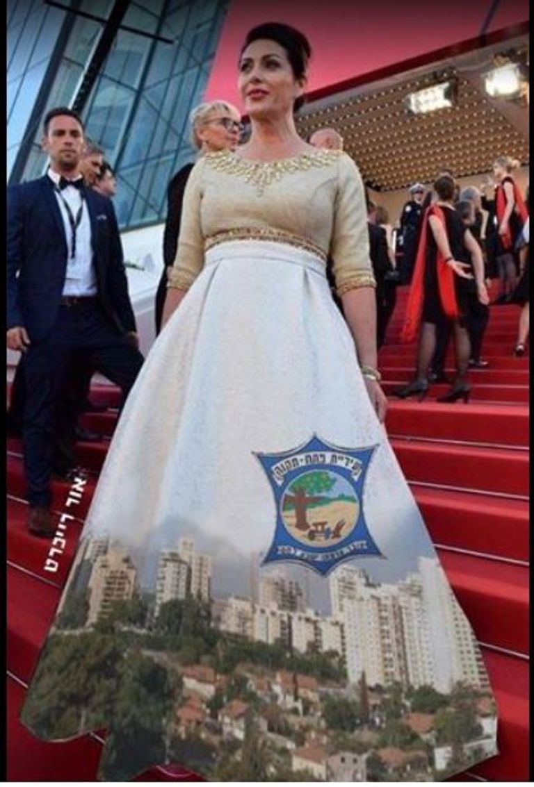 فستان القدس أثار جدلا على السوشيال ميديا