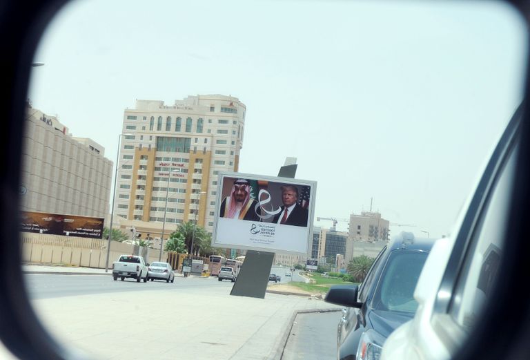 الرياض تتزين لاستقبال ترامب و3 قمم عربية وإسلامية