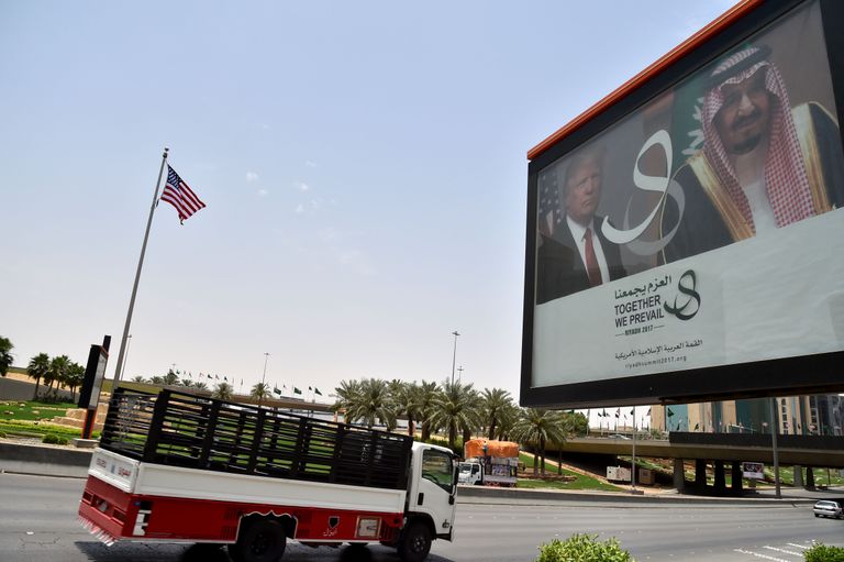 الرياض تتزين لاستقبال ترامب و3 قمم عربية وإسلامية