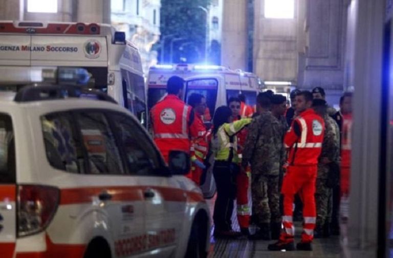 صورة من موقع حادث عملية الطعن في محطة قطارات