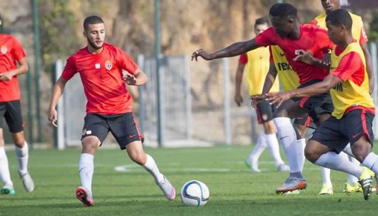 شهر الدين خلال إحدى المباريات مارسيلو بيلسا