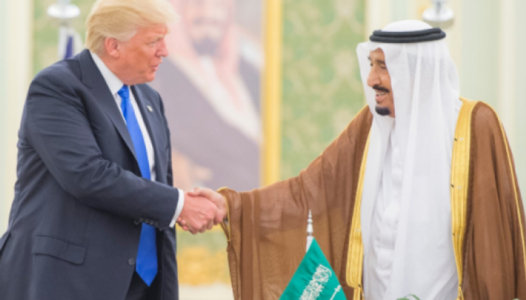 الملك سلمان بن عبد العزيز آل سعود برفقة الرئيس الأمريكي ترامب 