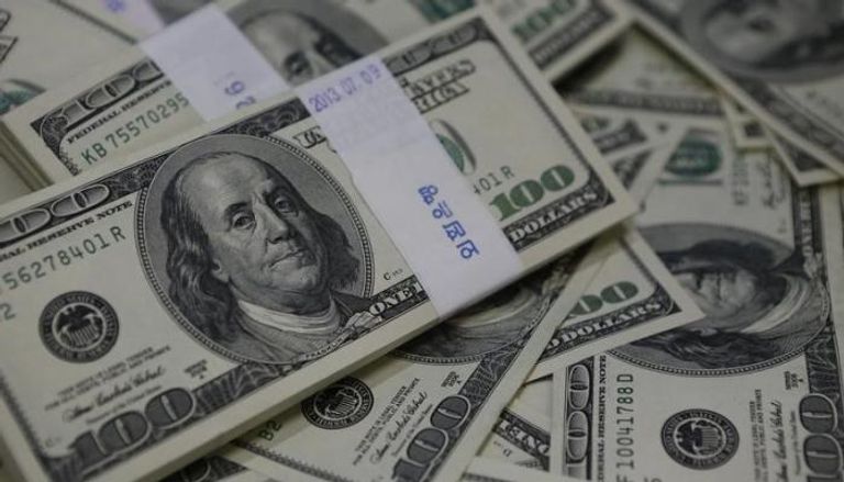 الدولار يرتفع على نحو طفيف أمام الجنيه العام المالي المقبل