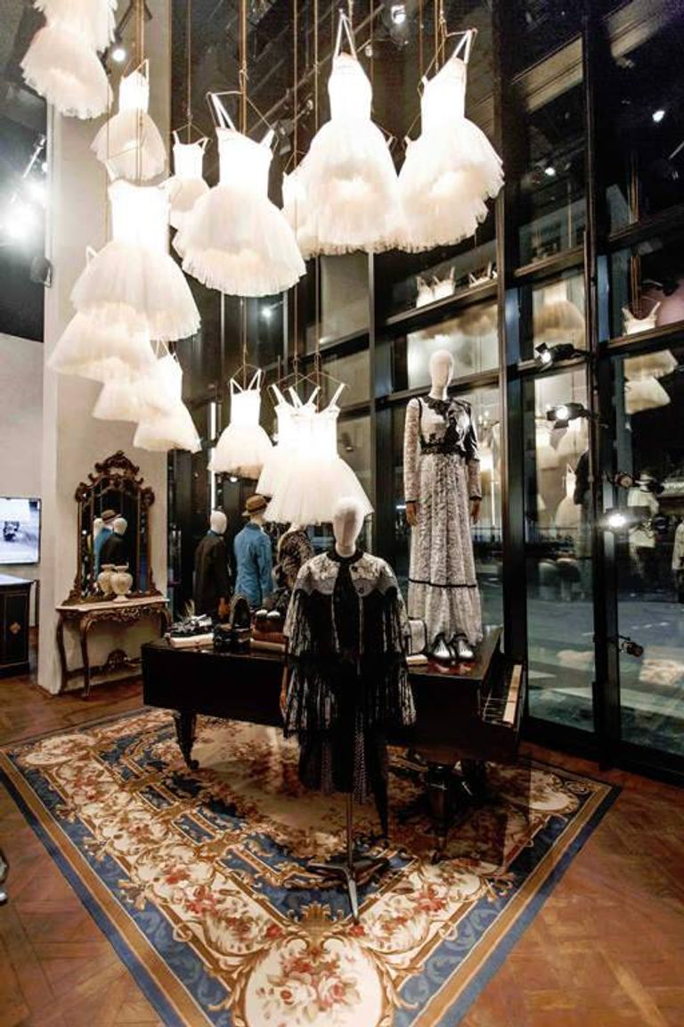 عرض الأزياء