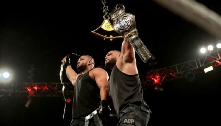 نزال فريق ذا أوثرز أوف بين ضد فريق دي