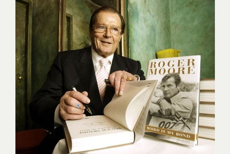 الممثل العالمي روجر مور