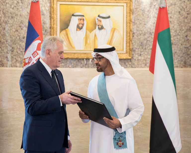 الشيخ محمد بن زايد آل نهيان برفقة الرئيس الصربي