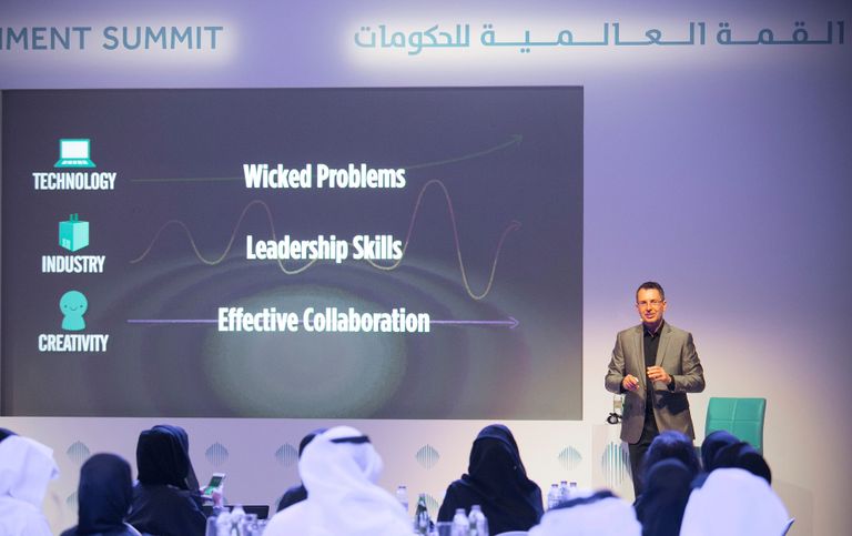 جانب من جلسة مؤسسة القمة العالمية للحكومات