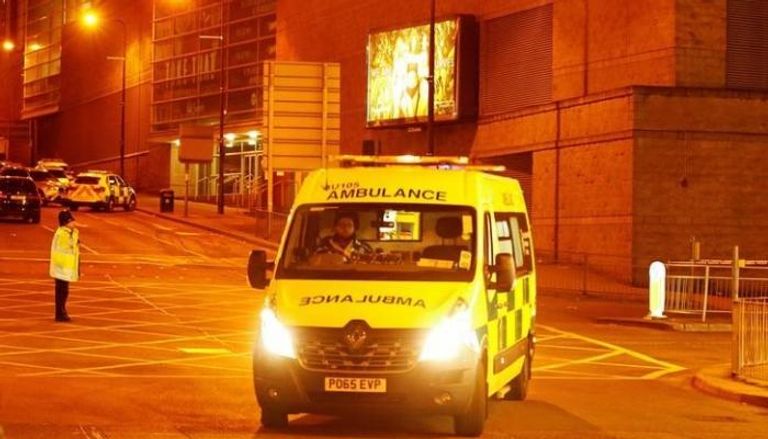 سيارة إسعاف عند مانشستر أرينا في إنجلترا  - رويترز