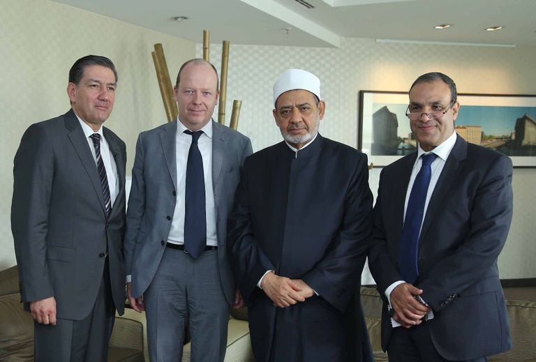 شيخ الأزهر أثناء حواره مع الراديو والتليفزيون الحكومي الألماني