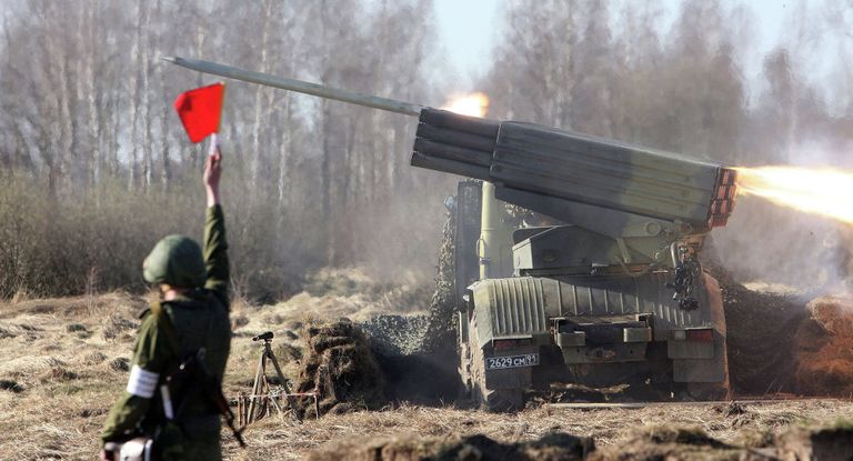 راجمة صواريخ صواريخ إسكندر إم نقلا عن مواقع روسية