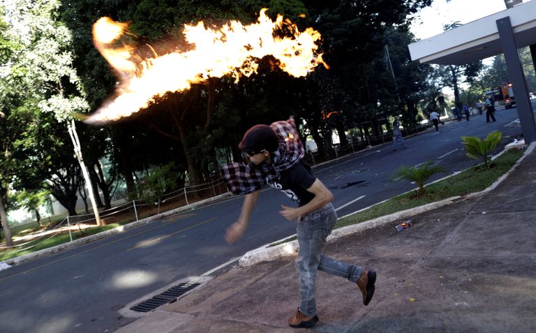 حرق قرب مبنى حكومي في البرازيل 