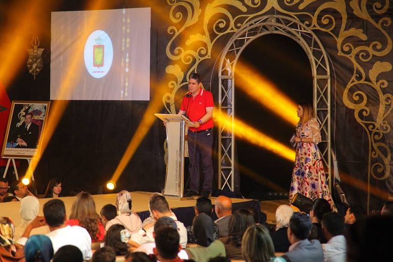 جانب من عرض الأزياء التقليدية في المهرجان