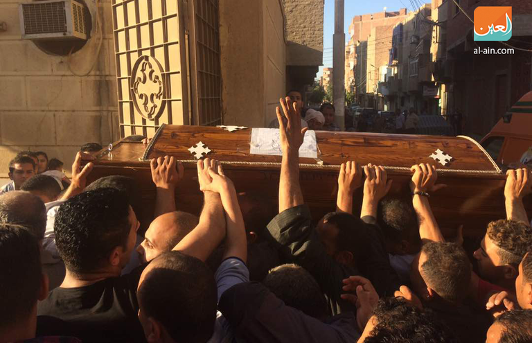 مشهد من جنازة أحد الضحايا