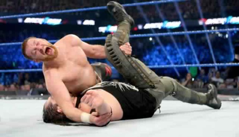 جيندر ماهال يحصد بطولة WWE