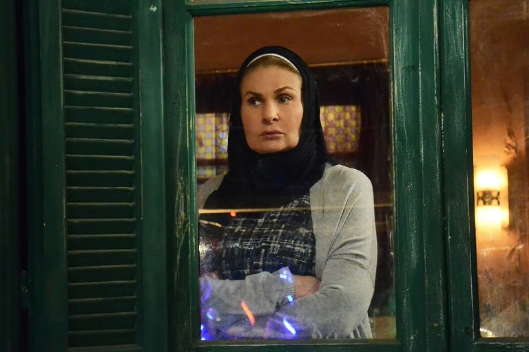 الفنانة يسرا