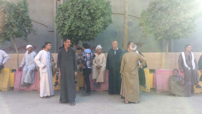 مسيحيون يشاركون في جنازة ضحايا الإرهاب