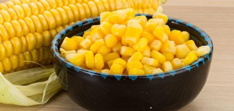 تعرف على طريقة شوربة الذرة بالفراخ والطماطم