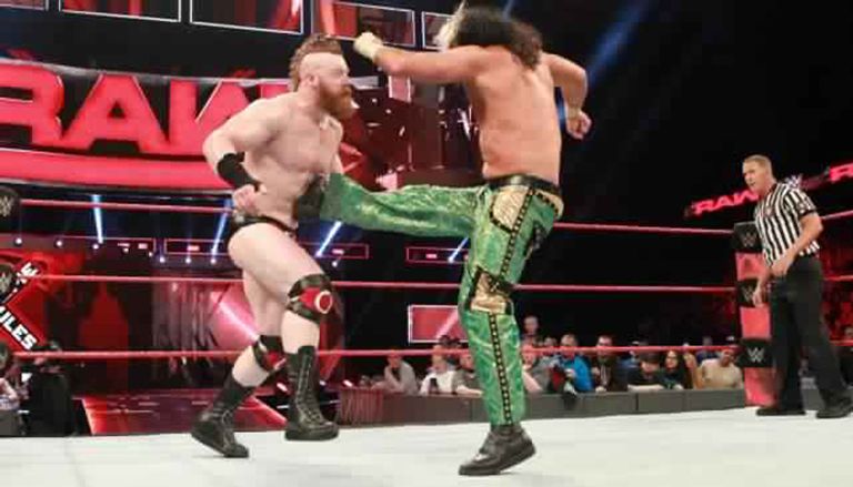 مات هاردي يضع شرطا قاسيا لنزال بطولة "رو" للتاج تيم