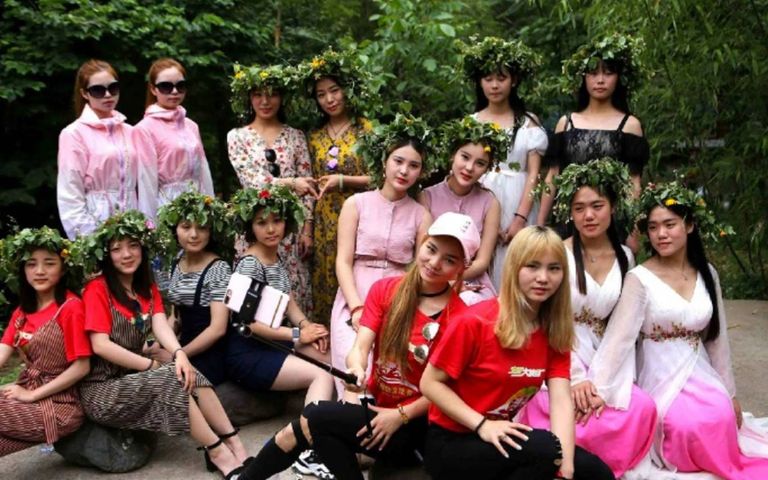 مهرجان تجمُع التوائم بالصين