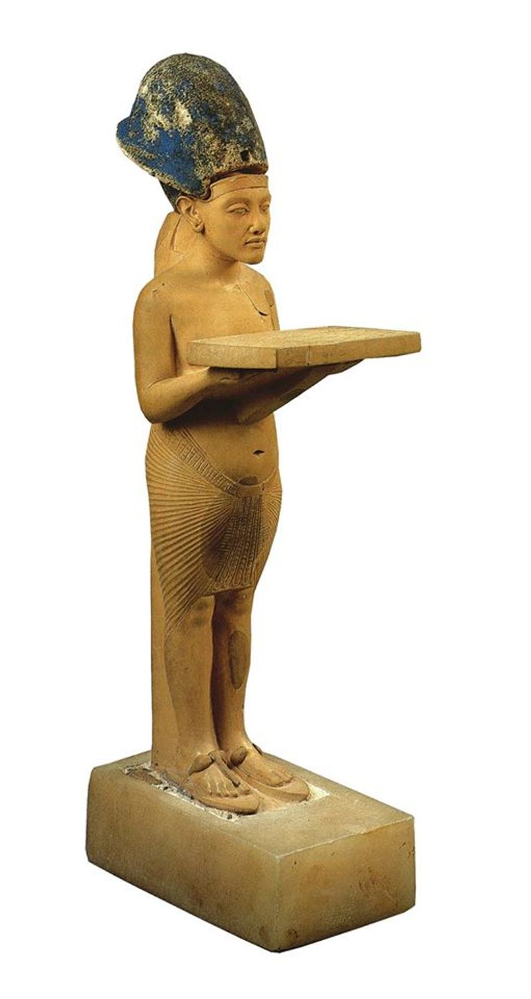 إحدى القطع الأثرية المصرية المهداة للسنغال