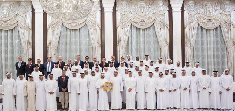 الشيخ محمد بن زايد يستقبل فريق الجزيرة