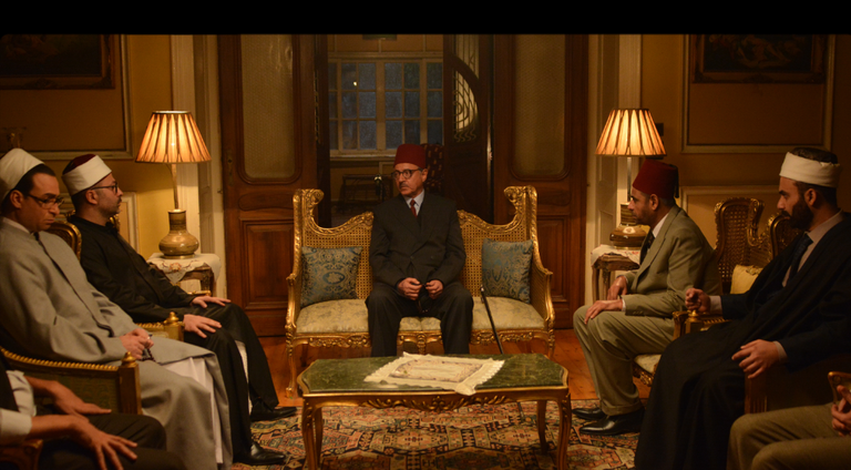 الفنان عبدالعزيز مخيون مجسدا مرشد الإخوان