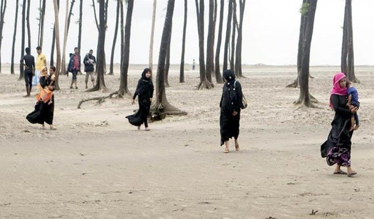 الإعصار يزيد معاناة لاجئي ميانمار في بنجلاديش